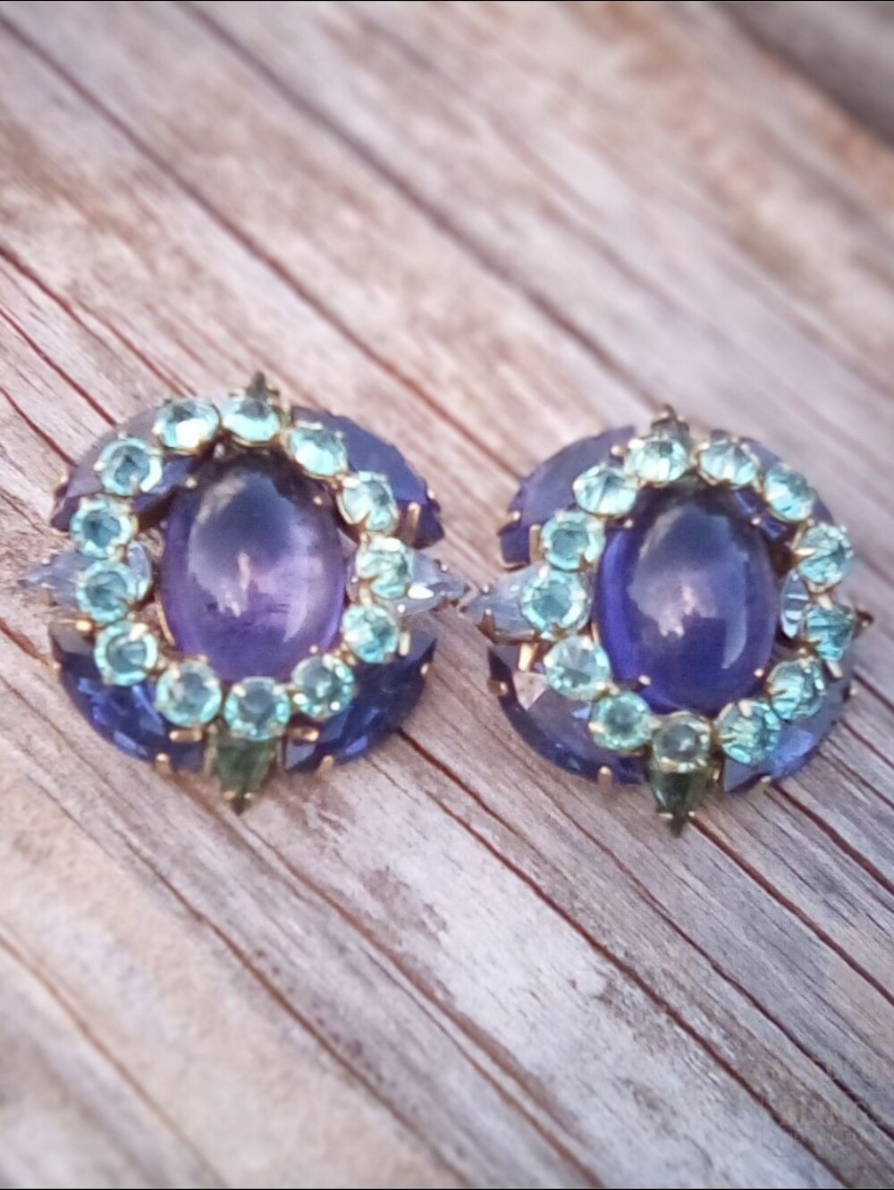 Schreiner New York Vintage 1950s Clip-On Earrings Violet Blue Rhinestone